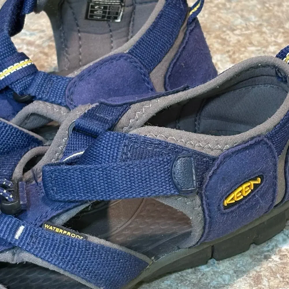 KEEN Boys Children's Newport H2 Outdoor Water Hiking Outdoors Sandals Size
